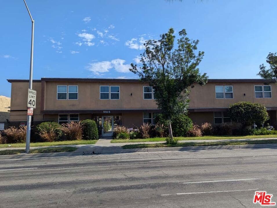 Residential Lease for rent at 9815 Imperial Highway 35, Downey, Los Angeles County, CA featuring 2 beds and 1 bath