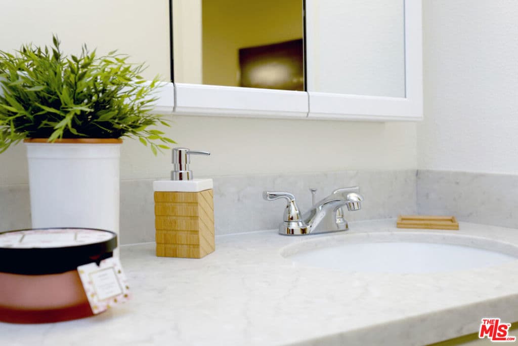 Residential Lease for rent at 544 S Manhattan Place 304, Los Angeles, Los Angeles County, CA featuring 1 bed and 1 bath