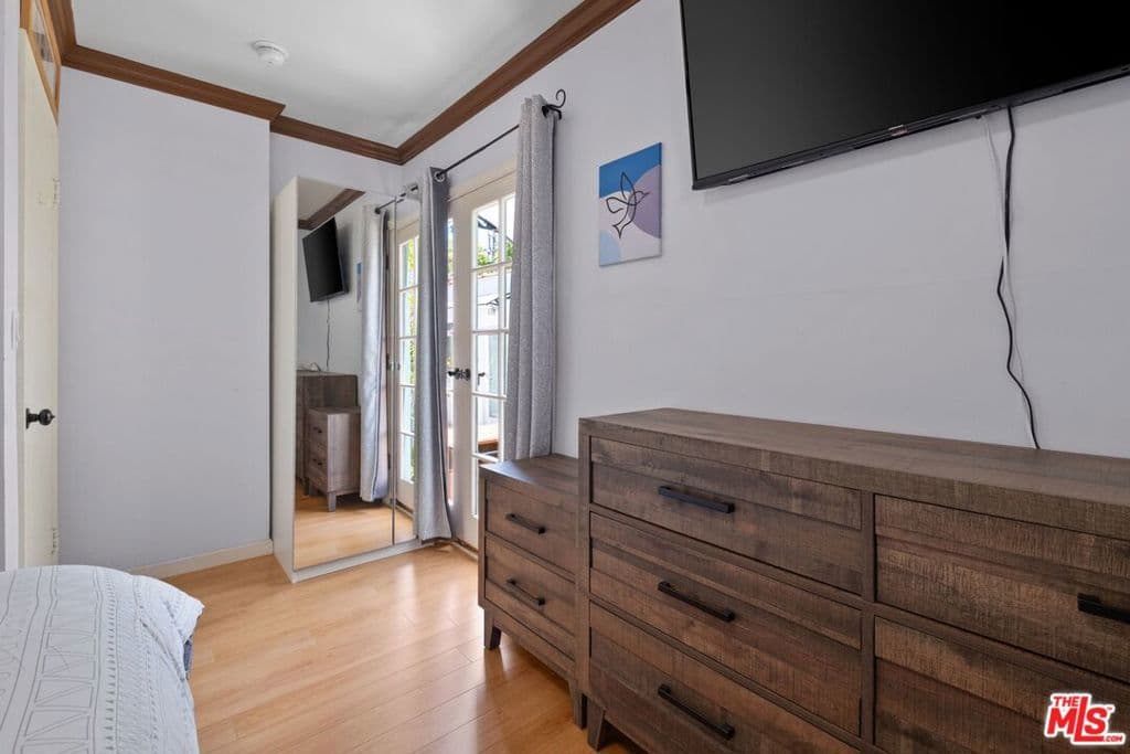 Residential Lease for rent at 471 S Clark Drive, Beverly Hills, Los Angeles County, CA featuring 4 beds and 2 baths