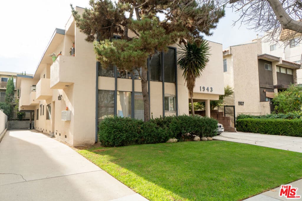 Residential Lease for rent at 1943 Overland Avenue 3, Los Angeles, Los Angeles County, CA featuring 1 bed and 1 bath