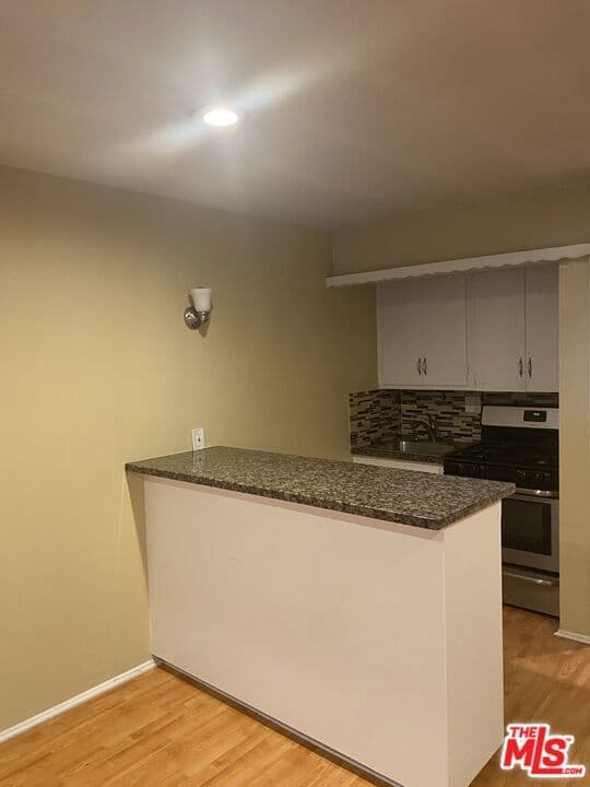Residential Lease for rent at 11317 1/2 Iowa Avenue, Los Angeles, Los Angeles County, CA featuring 1 bed and 1 bath