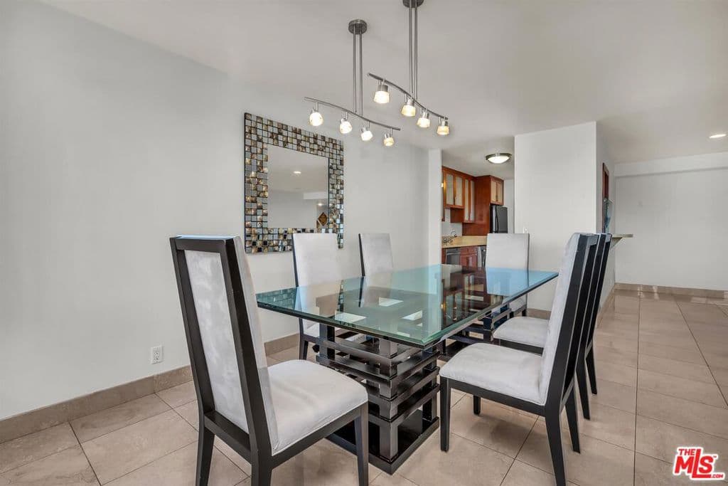 Residential Lease for rent at 865 Comstock Avenue 4C, Los Angeles, Los Angeles County, CA featuring 1 bed and 1 bath