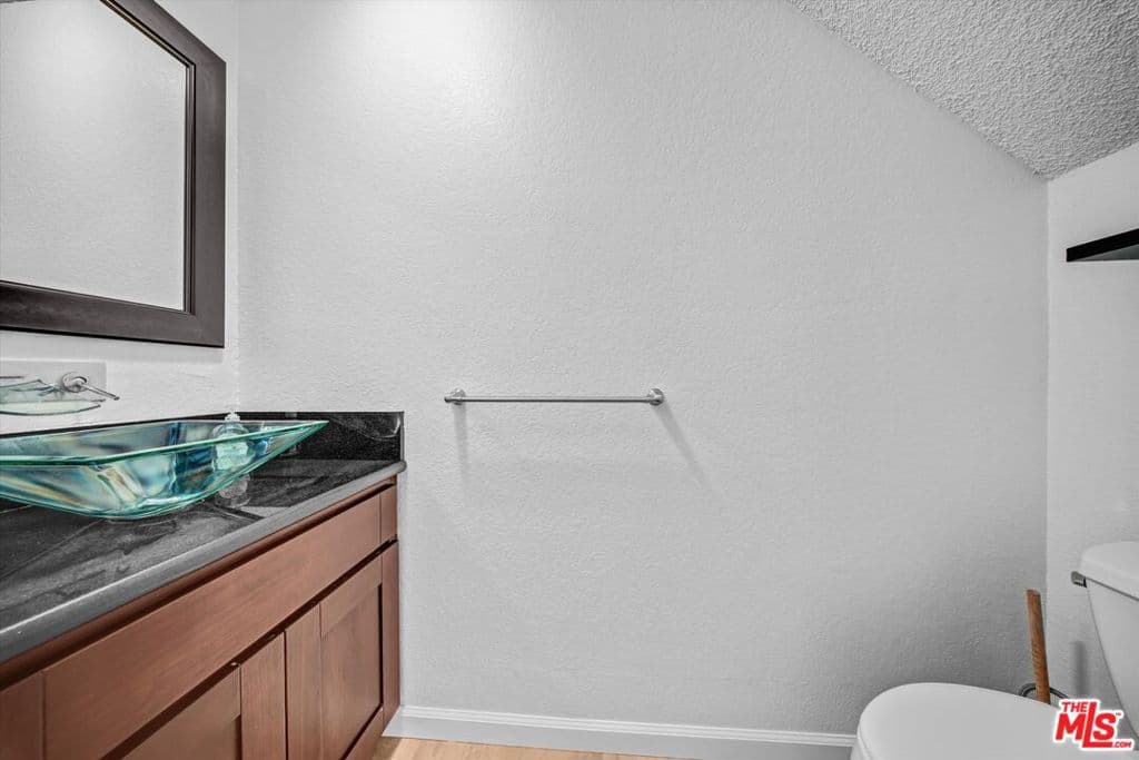 Residential Lease for rent at 3665 Empire Drive 7, Los Angeles, Los Angeles County, CA featuring 2 beds and 2 baths