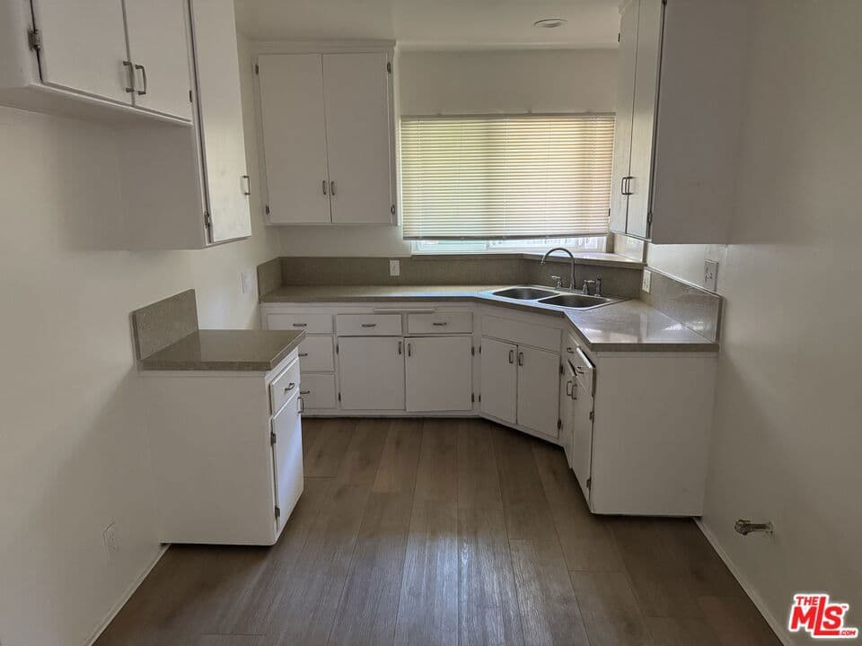 Condominium for rent at 10630 Crenshaw Boulevard 3, Inglewood, CA featuring 1 bed and 1 bath