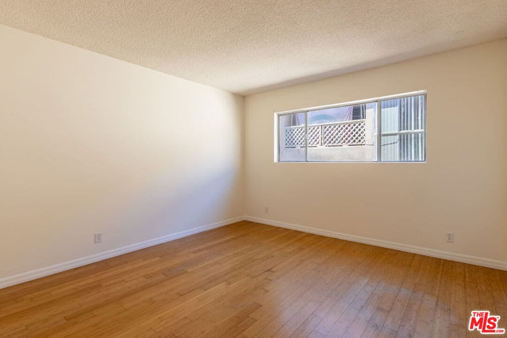Apartment for rent at 1033 6TH Street 304, Santa Monica, CA featuring 3 beds and 2 baths