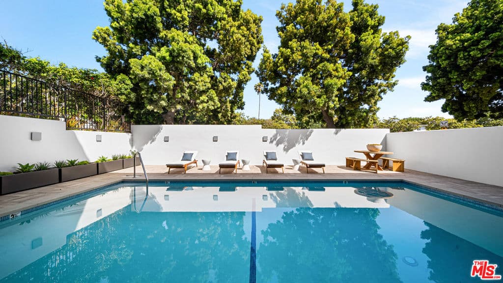 Condominium for rent at 153 San Vicente Boulevard PH 4G, Santa Monica, CA featuring 2 beds and 2 baths