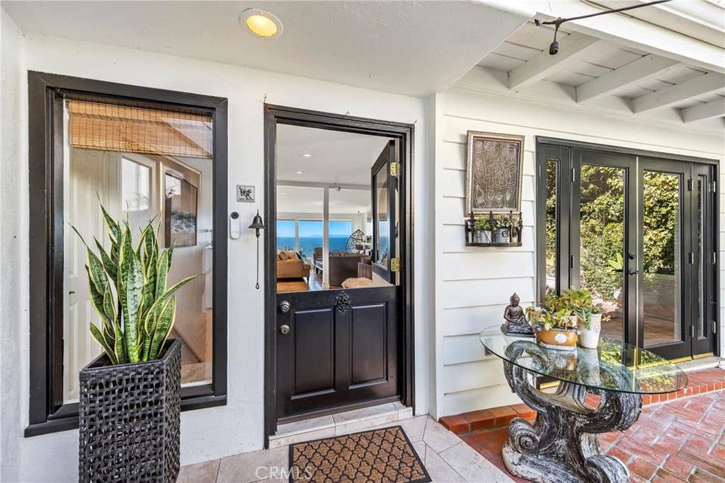 Single Family Residence for rent at 875 Coast View Drive, Laguna Beach, CA featuring 4 beds and 2 baths