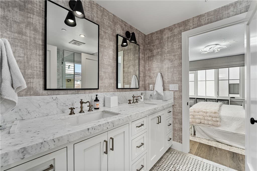 Single Family Residence for rent at 2037 E Ocean, Newport Beach, CA featuring 4 beds and 4 baths