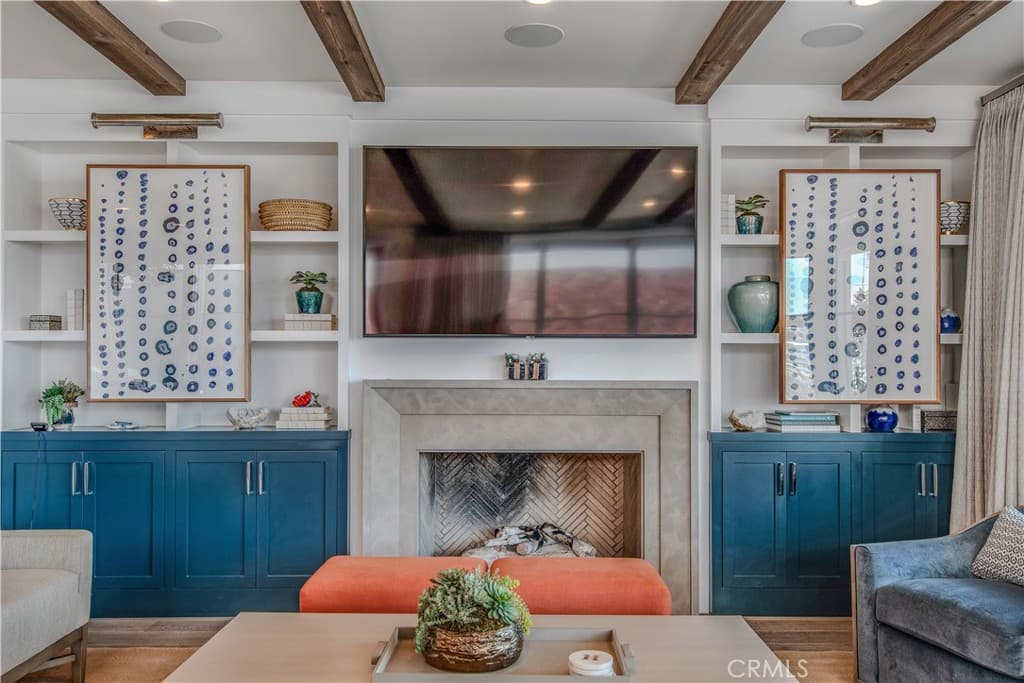 Single Family Residence for rent at 317 E Bay Front, Newport Beach, CA featuring 3 beds and 4 baths