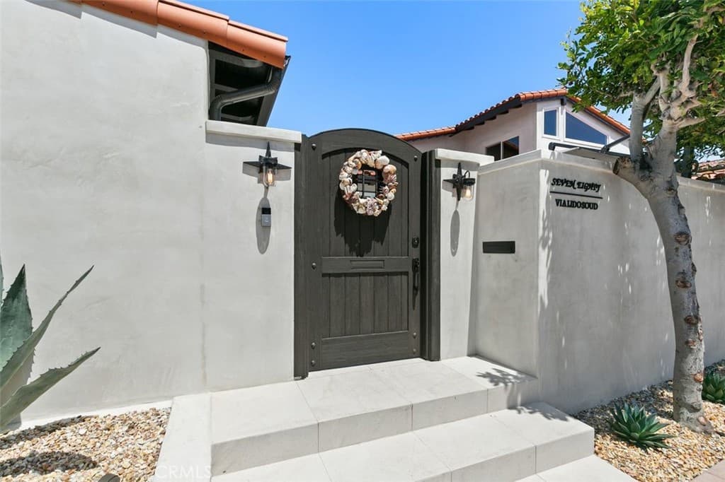 Single Family Residence for rent at 780 Via Lido Soud, Newport Beach, CA featuring 5 beds and 3 baths