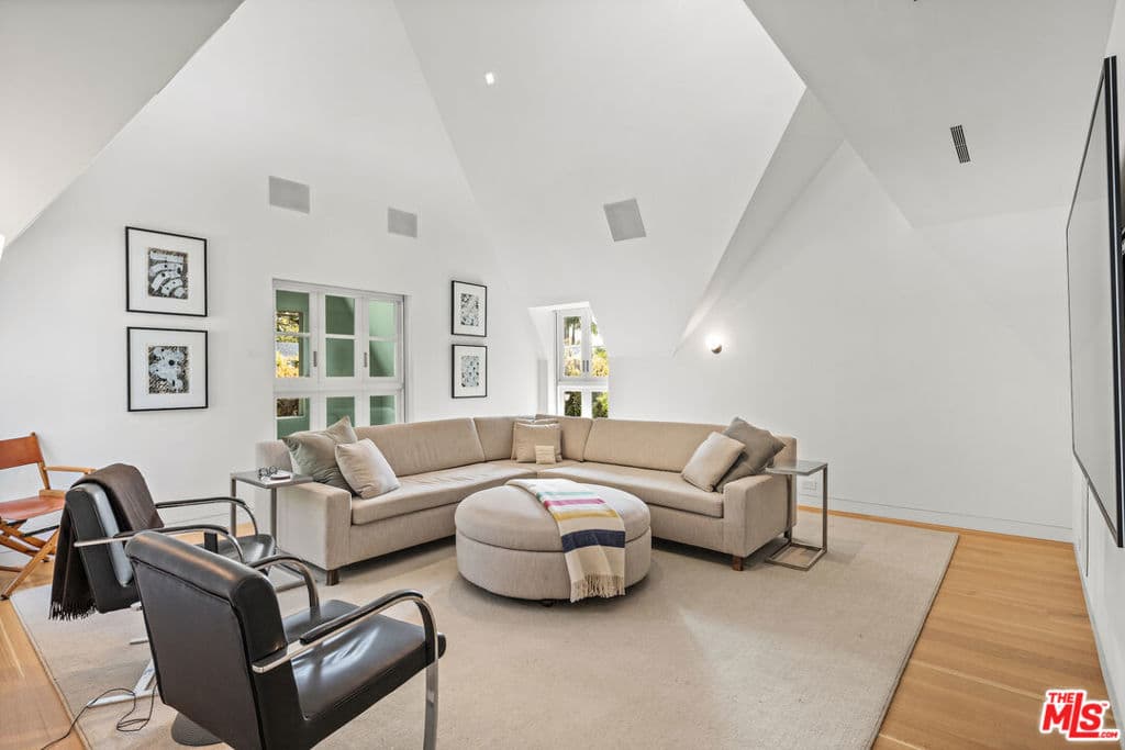 Single Family Residence for rent at 165 Mabery Road, Santa Monica, CA featuring 4 beds and 5 baths