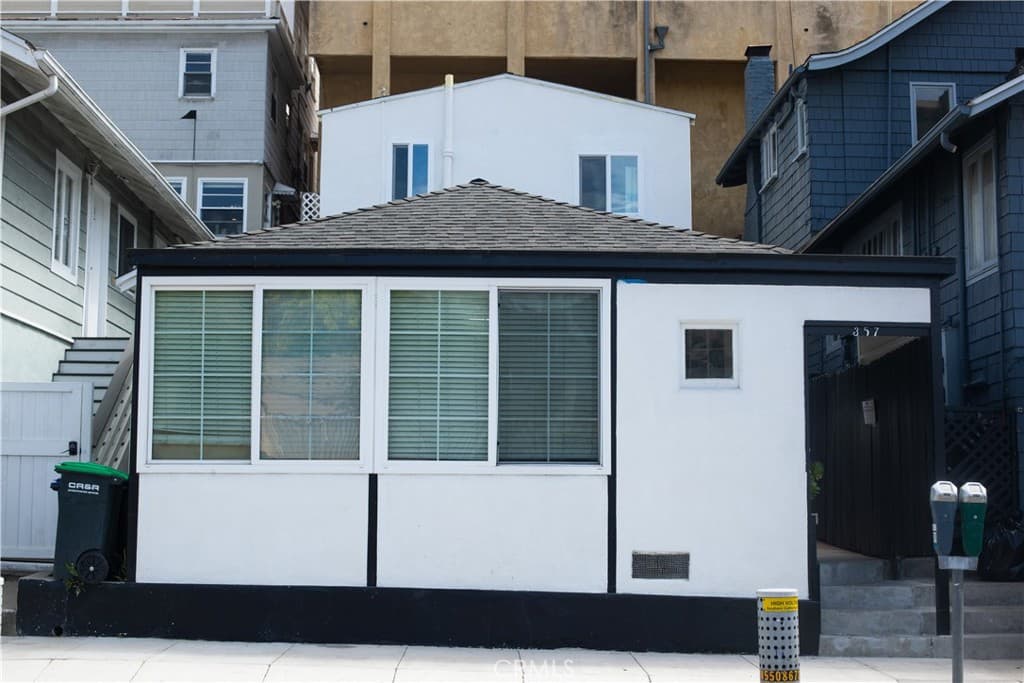 Duplex for rent at 357 Mermaid B, Laguna Beach, CA and 1 bath