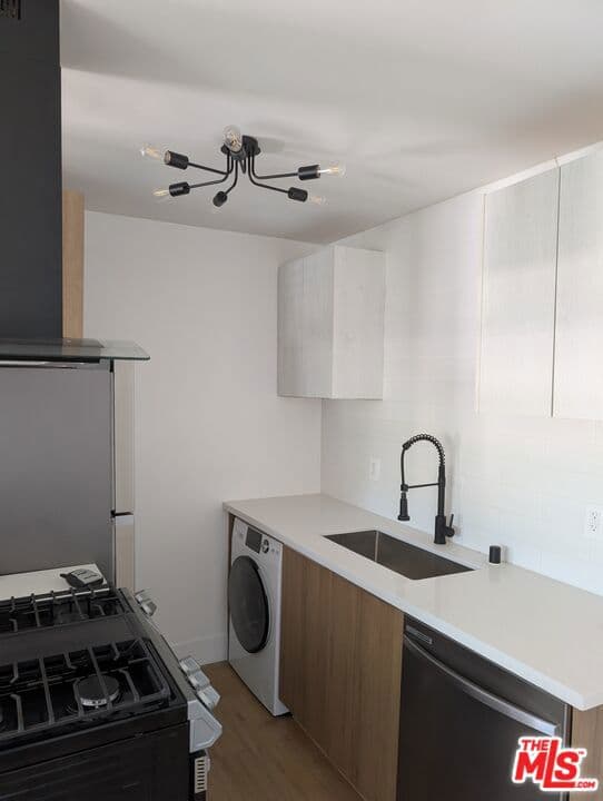 Condominium for rent at 2626 Cloverfield Boulevard 2, Santa Monica, CA featuring 1 bed and 1 bath