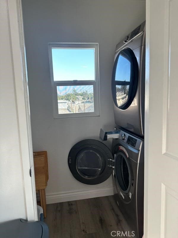 Townhouse for rent at 510 Short B, Inglewood, CA featuring 4 beds and 3 baths