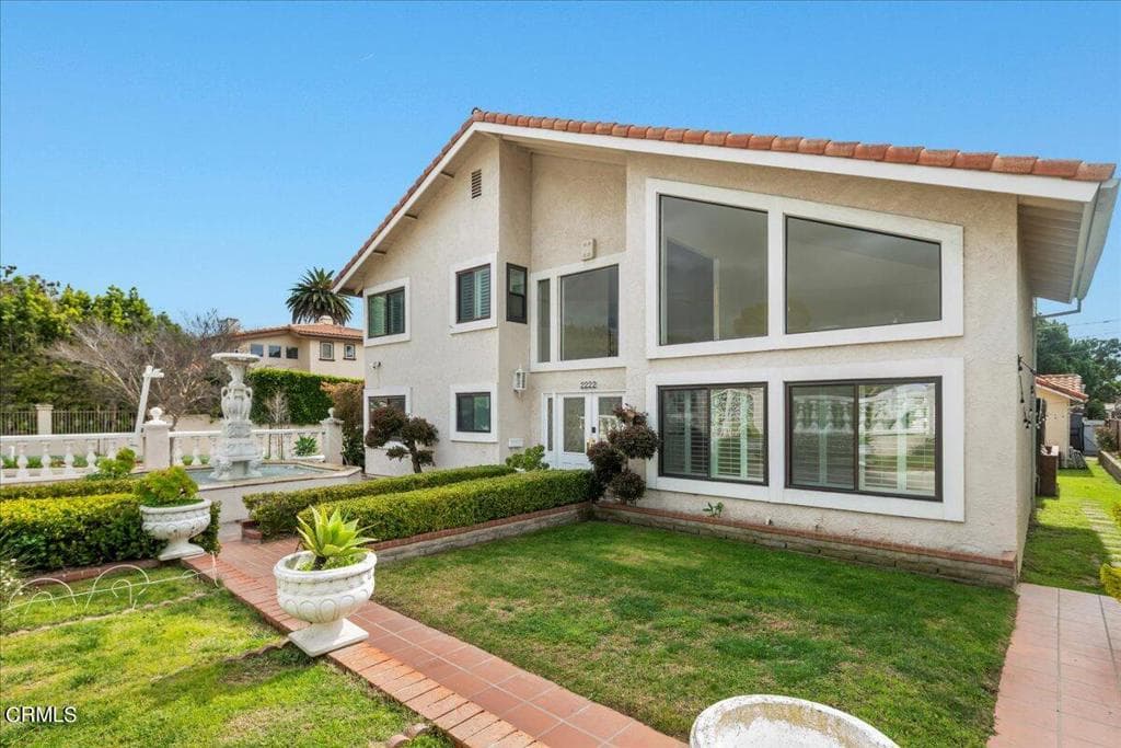 Single Family Residence for rent at 2222 Pier Avenue, Santa Monica, CA featuring 5 beds and 3 baths