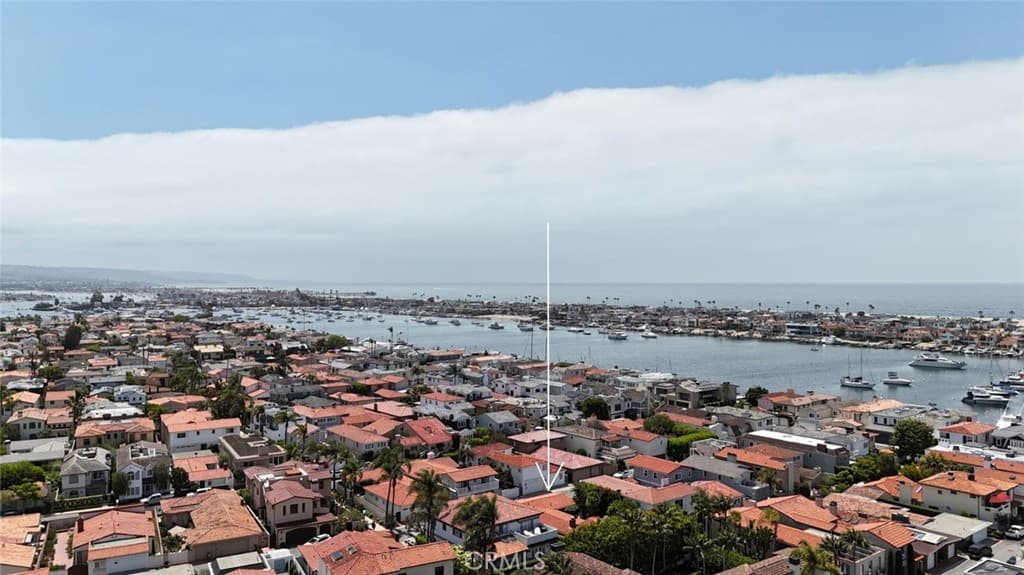 Single Family Residence for rent at 129 Via Nice, Newport Beach, CA featuring 3 beds and 2 baths