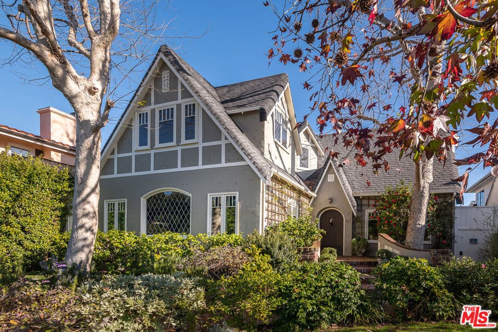 Single Family Residence for rent at 427 12th Street, Santa Monica, CA featuring 5 beds and 4 baths