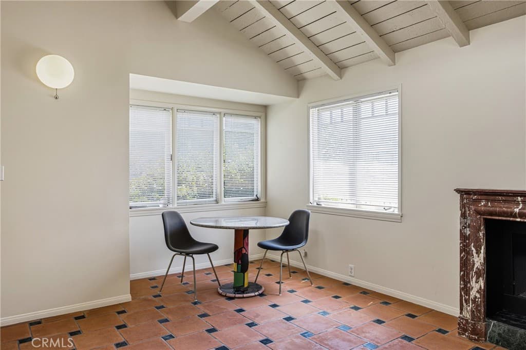 Single Family Residence for rent at 951 Glenneyre, Laguna Beach, CA featuring 1 bed and 1 bath