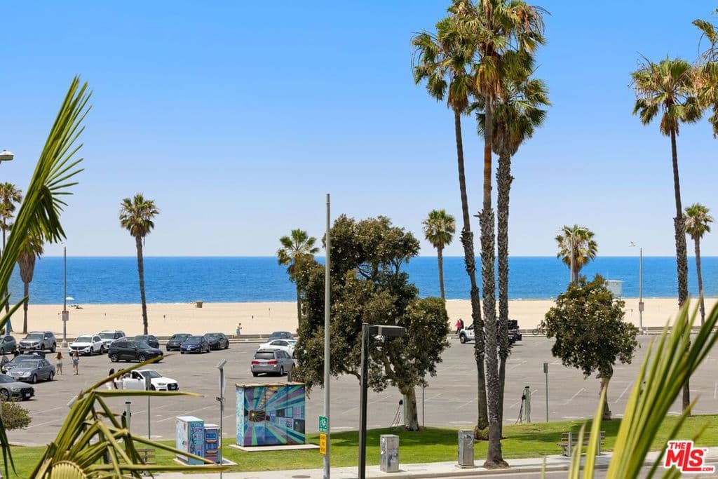 Condominium for rent at 43 Sea Colony Drive, Santa Monica, CA featuring 2 beds and 3 baths