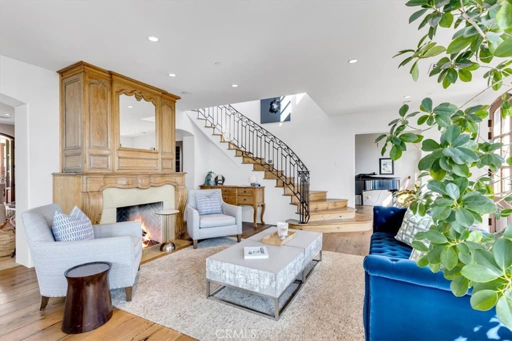 Single Family Residence for rent at 31512 Bluff, Laguna Beach, CA featuring 5 beds and 5 baths