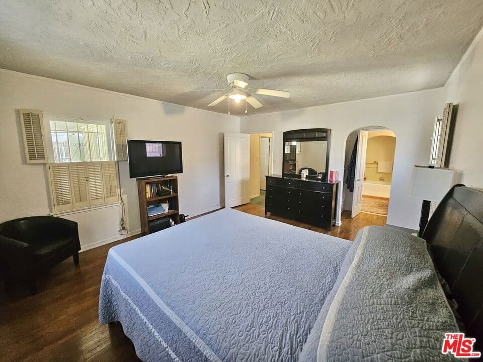 Single Family Residence for rent at 2211 W 78th Place, Inglewood, CA featuring 3 beds and 2 baths