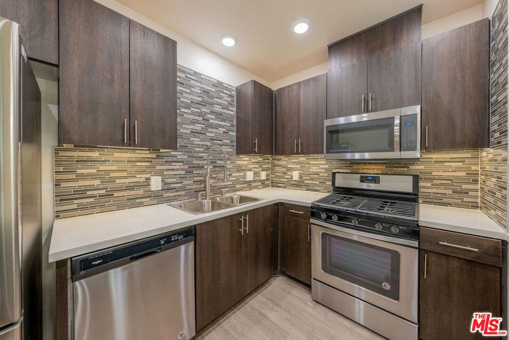 Condominium for rent at 124 W Colorado 105, Glendale, CA featuring 1 bed and 1 bath