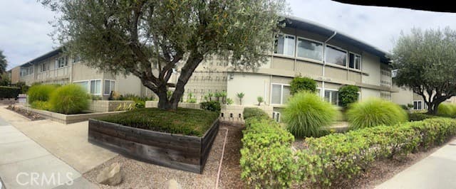 Condominium for rent at 1728 Westcliff Drive, Newport Beach, CA featuring 2 beds and 1 bath