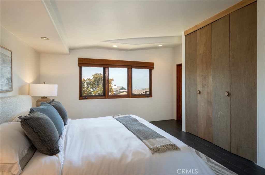 Single Family Residence for sale at 575 Center Street, Laguna Beach, CA featuring 3 beds and 3 baths