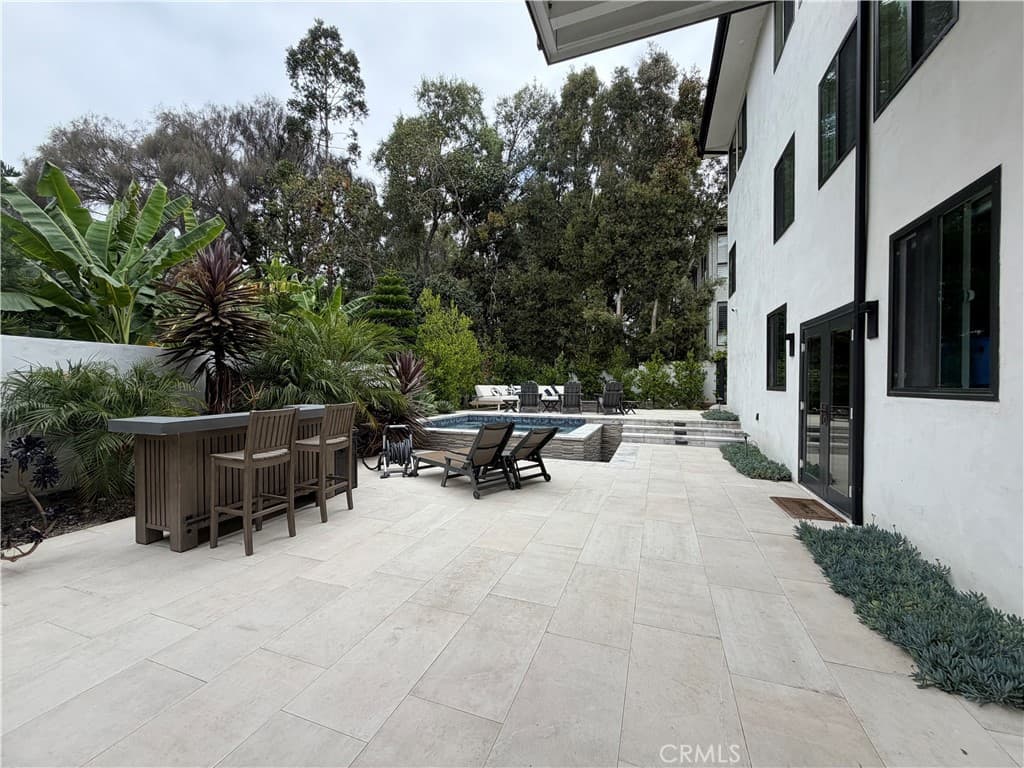 Single Family Residence for rent at 363 Newport Glen Court, Newport Beach, CA featuring 4 beds and 4 baths