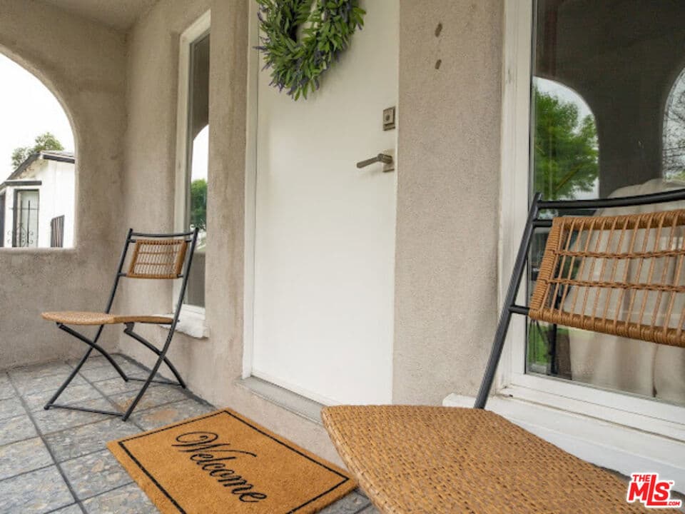 Single Family Residence for rent at 1836 Lake Street, Glendale, CA featuring 2 beds and 2 baths