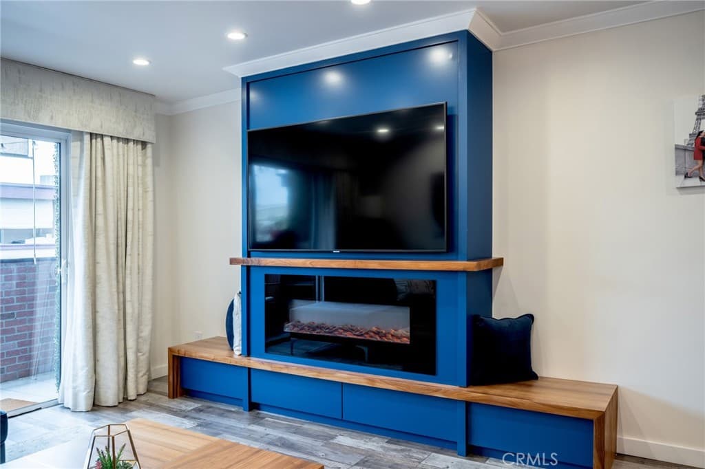 Condominium for rent at 330 N Jackson Street 316, Glendale, CA featuring 2 beds and 1 bath