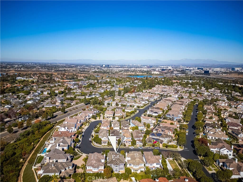 Single Family Residence for rent at 7 Crooked Stick, Newport Beach, CA featuring 4 beds and 4 baths