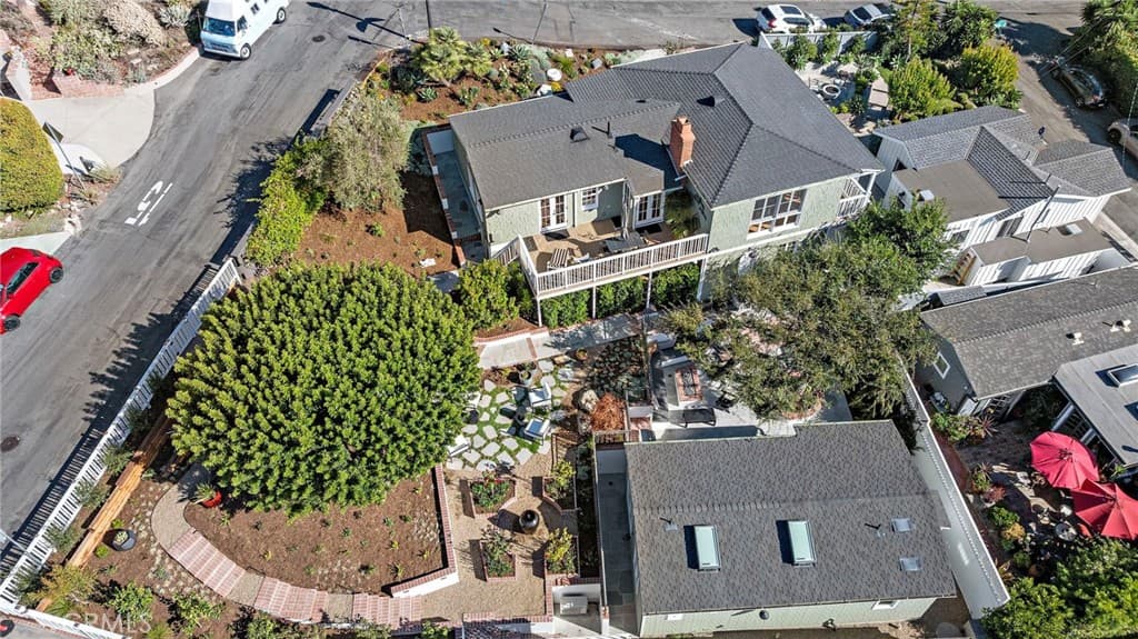 Single Family Residence for rent at 690 Cuprien, Laguna Beach, CA featuring 3 beds and 2 baths