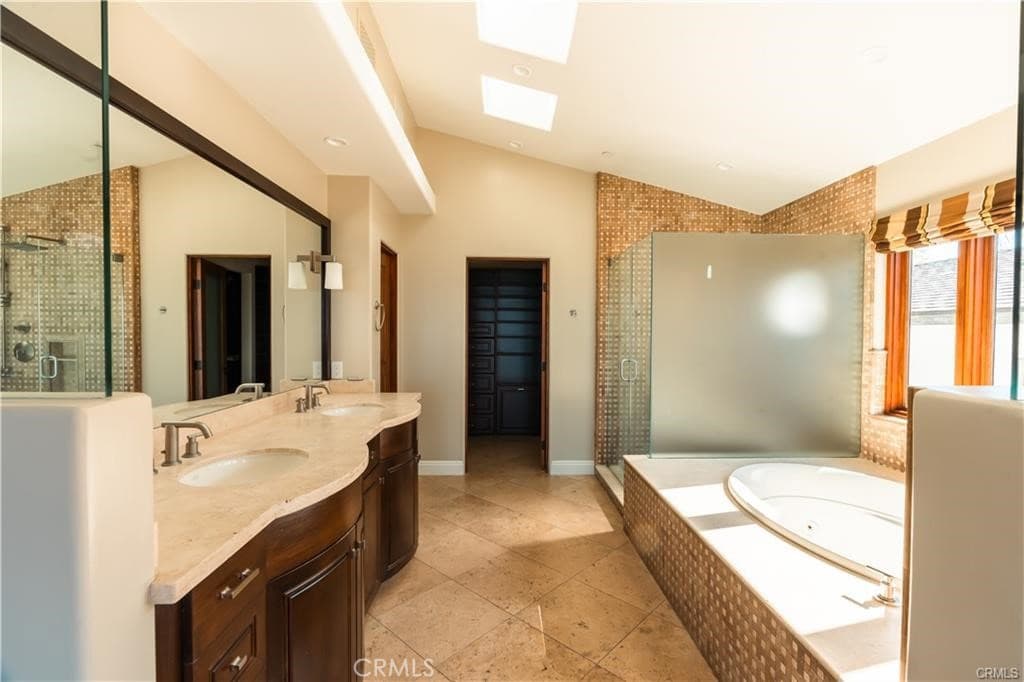 Single Family Residence for rent at 374 Ledroit Street, Laguna Beach, CA featuring 5 beds and 4 baths
