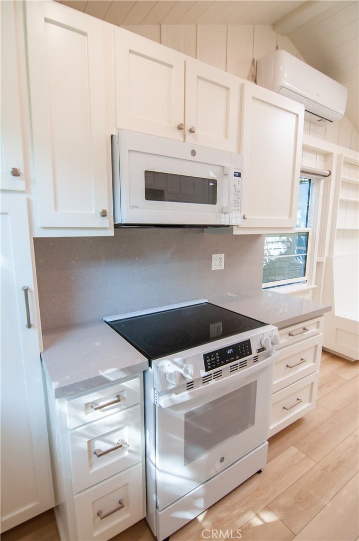Studio for rent at 1145 North Coast Highway C, Laguna Beach, CA and 1 bath