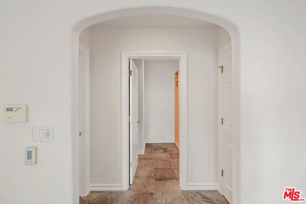 Single Family Residence for rent at 424 12th Street, Santa Monica, CA featuring 3 beds and 2 baths