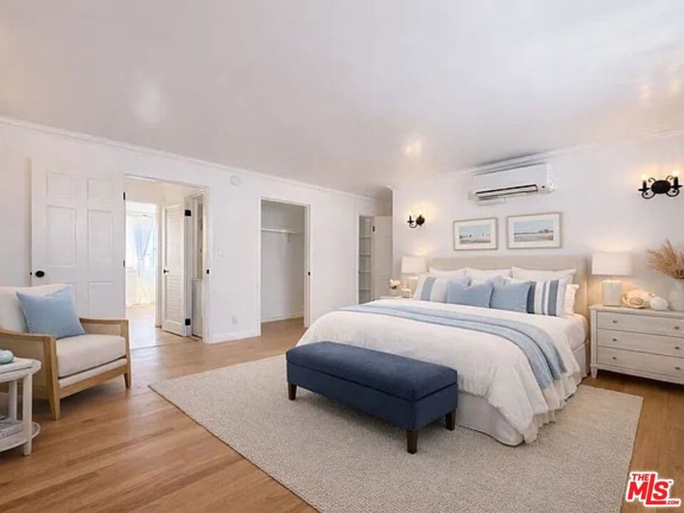 Condominium for rent at 1141 19th Street, Santa Monica, CA featuring 3 beds and 3 baths