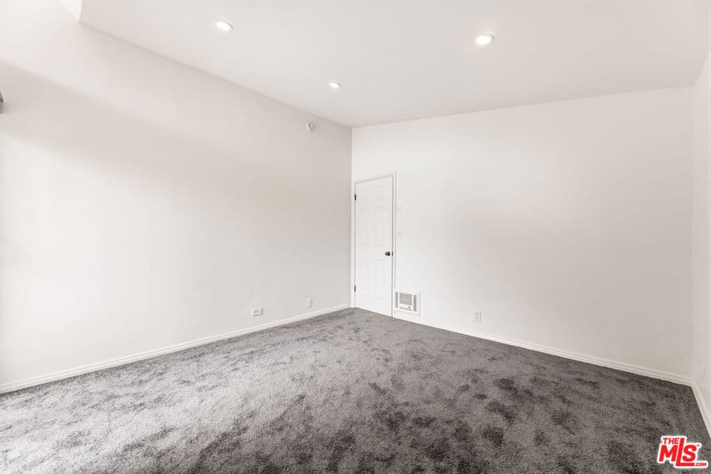 Townhouse for rent at 1846 9th Street 1, Santa Monica, CA featuring 2 beds and 2 baths