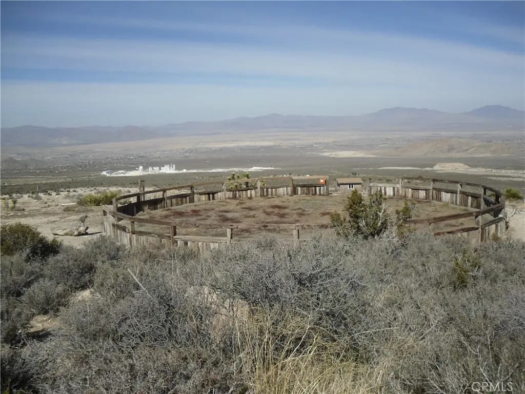 33164 Rose Amber Road, Lucerne Valley, CA — listing photo 1