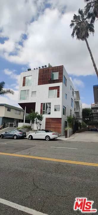 935 N San Vicente Boulevard 1, West Hollywood, CA — listing photo 1