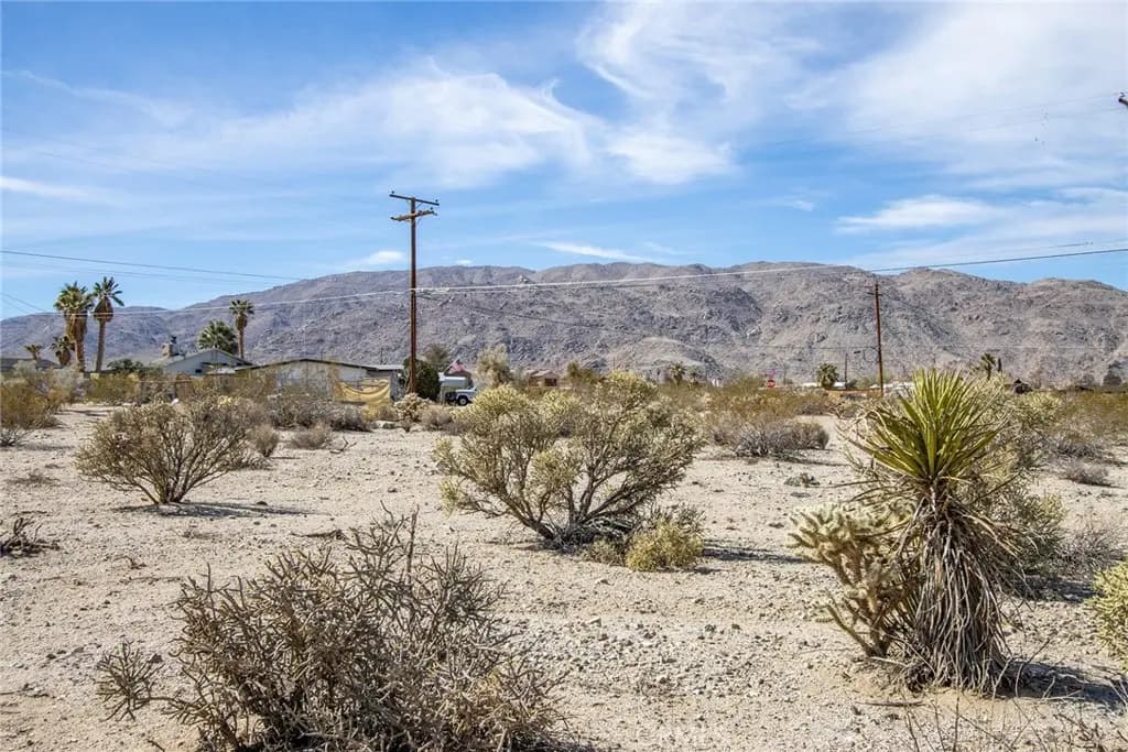 7600 Bedouin Avenue, 29 Palms, CA — listing photo 1