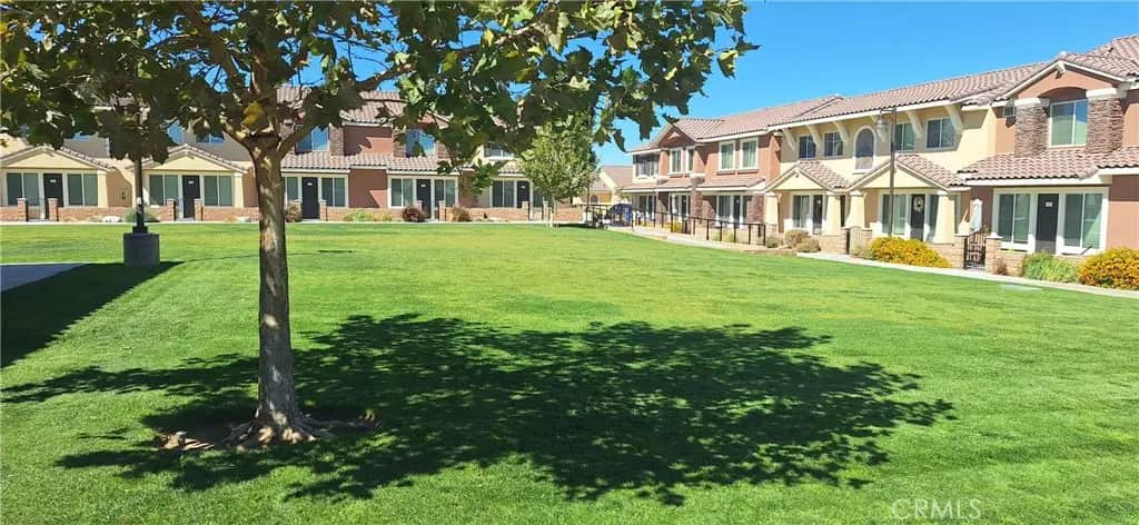 16852 Muscatel, Hesperia, CA — listing photo 1