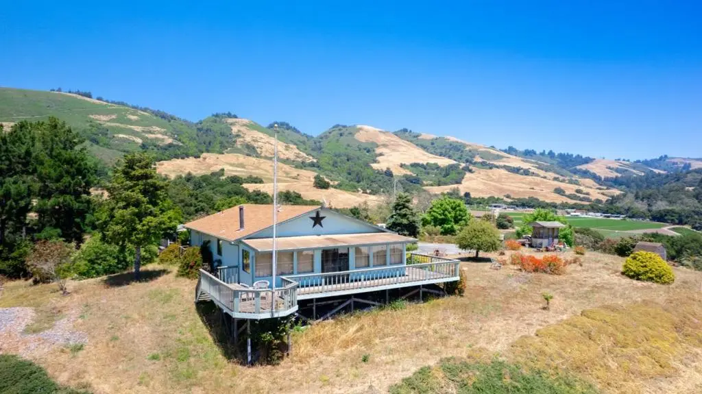 221 Peckham Road, Watsonville, CA — listing photo 1
