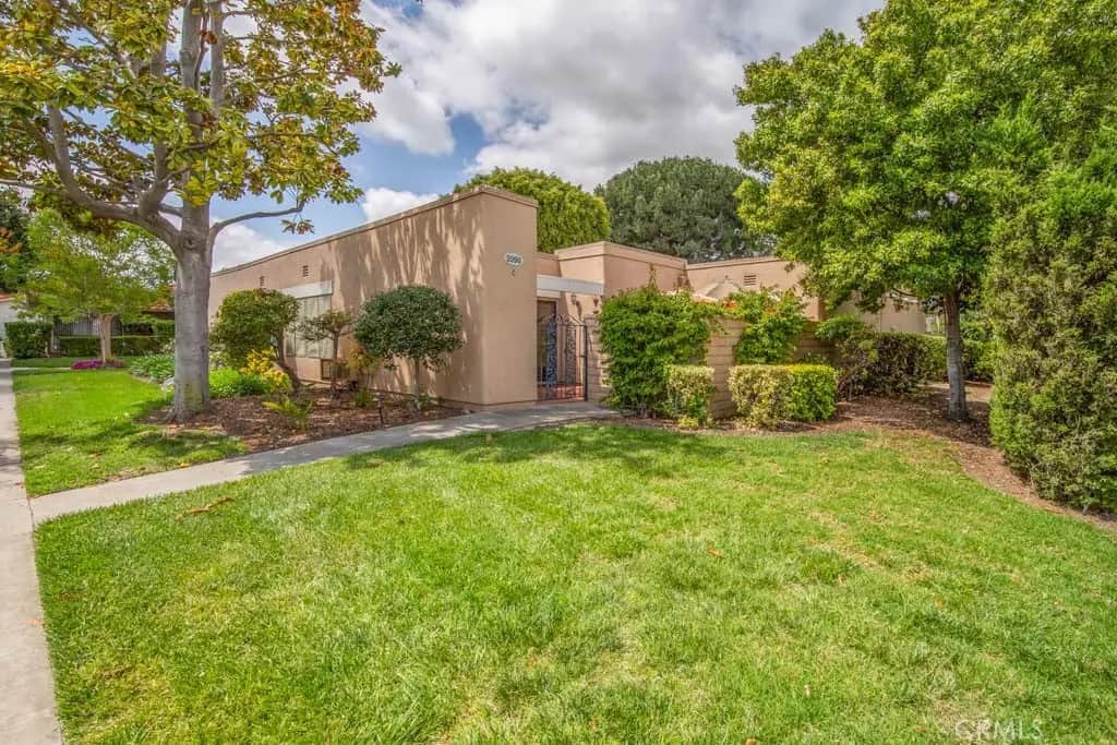 2090 Ronda Granada C, Laguna Woods, CA — listing photo 1
