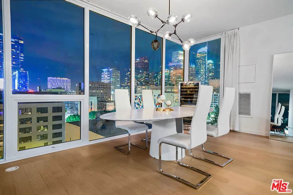 1050 S GRAND Avenue 901, Los Angeles, CA — listing photo 1