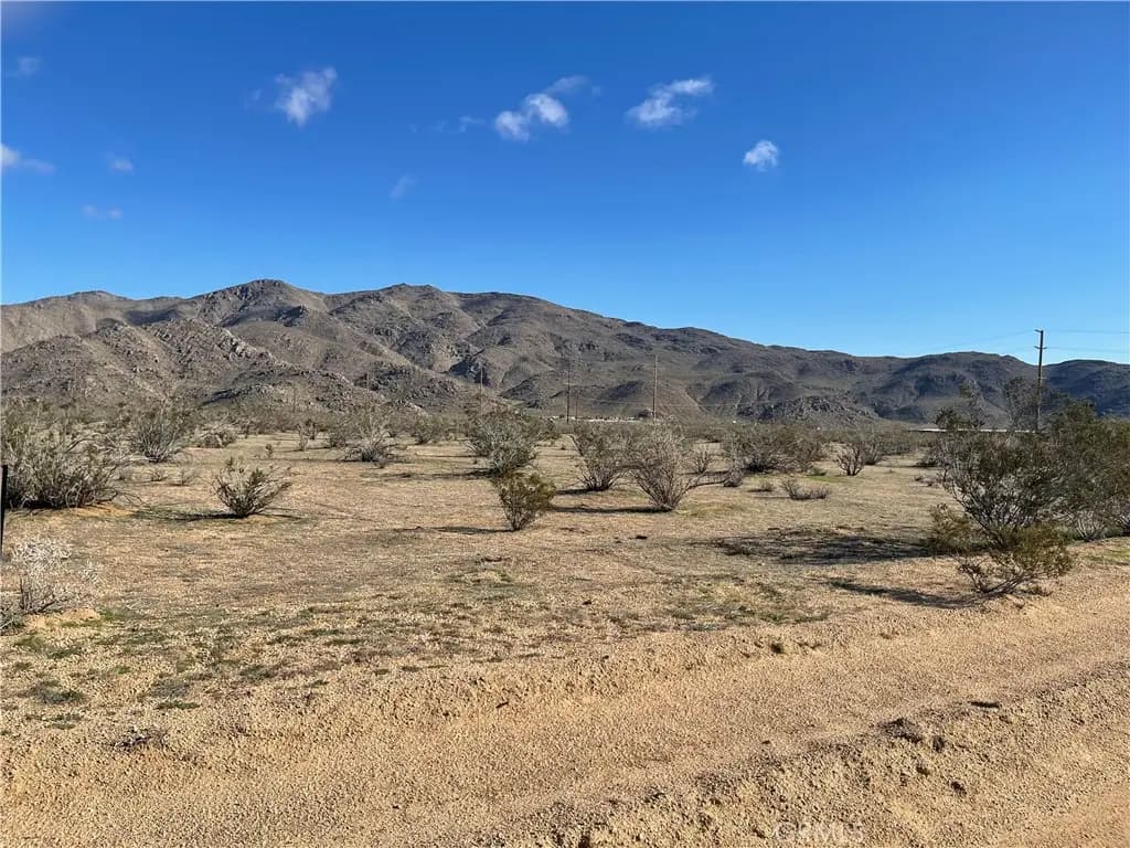 26425 Lancelet Street, Apple Valley, CA — listing photo 1