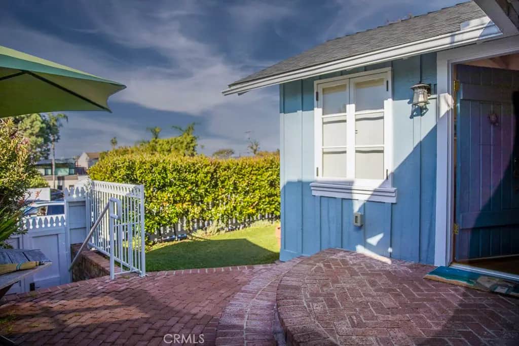 1086 Glenneyre Street, Laguna Beach, CA — listing photo 1