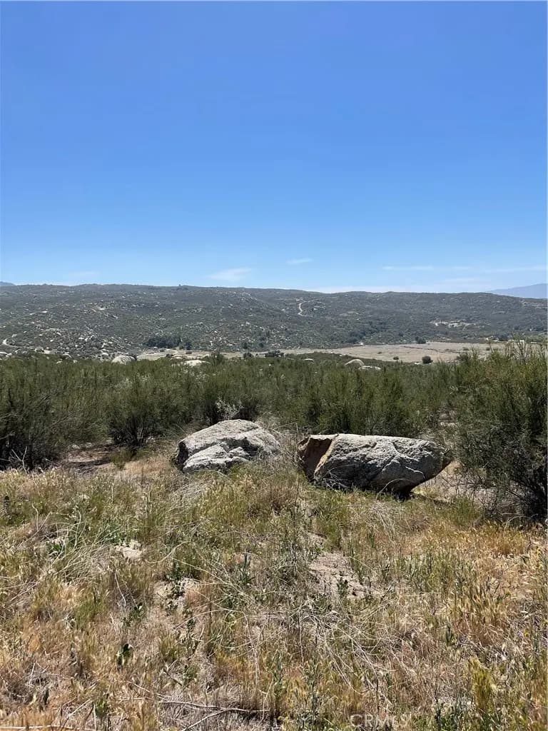 35410 Willow Creek Road, Hemet, CA — listing photo 1