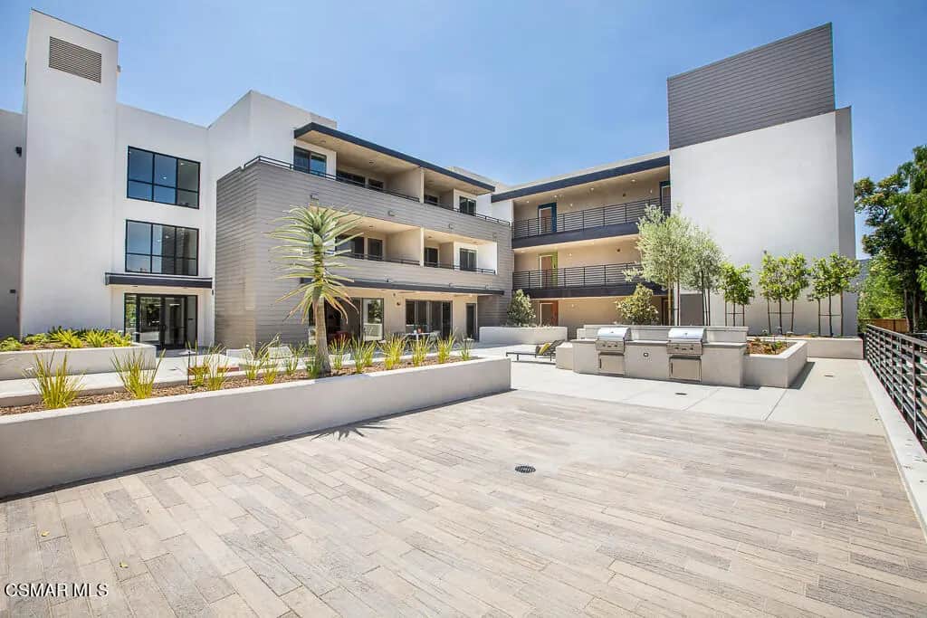 77 Conejo School Road 208, Thousand Oaks, CA — listing photo 1