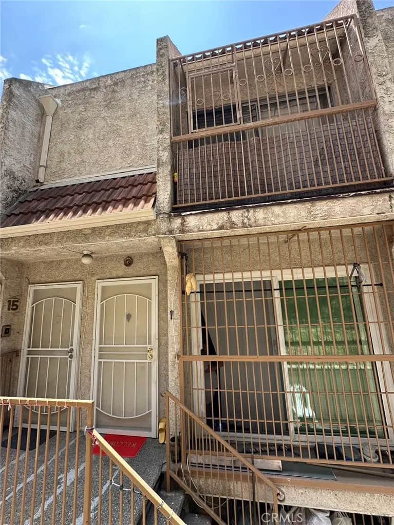 909 New Depot Street 15-16, Los Angeles, CA — listing photo 1